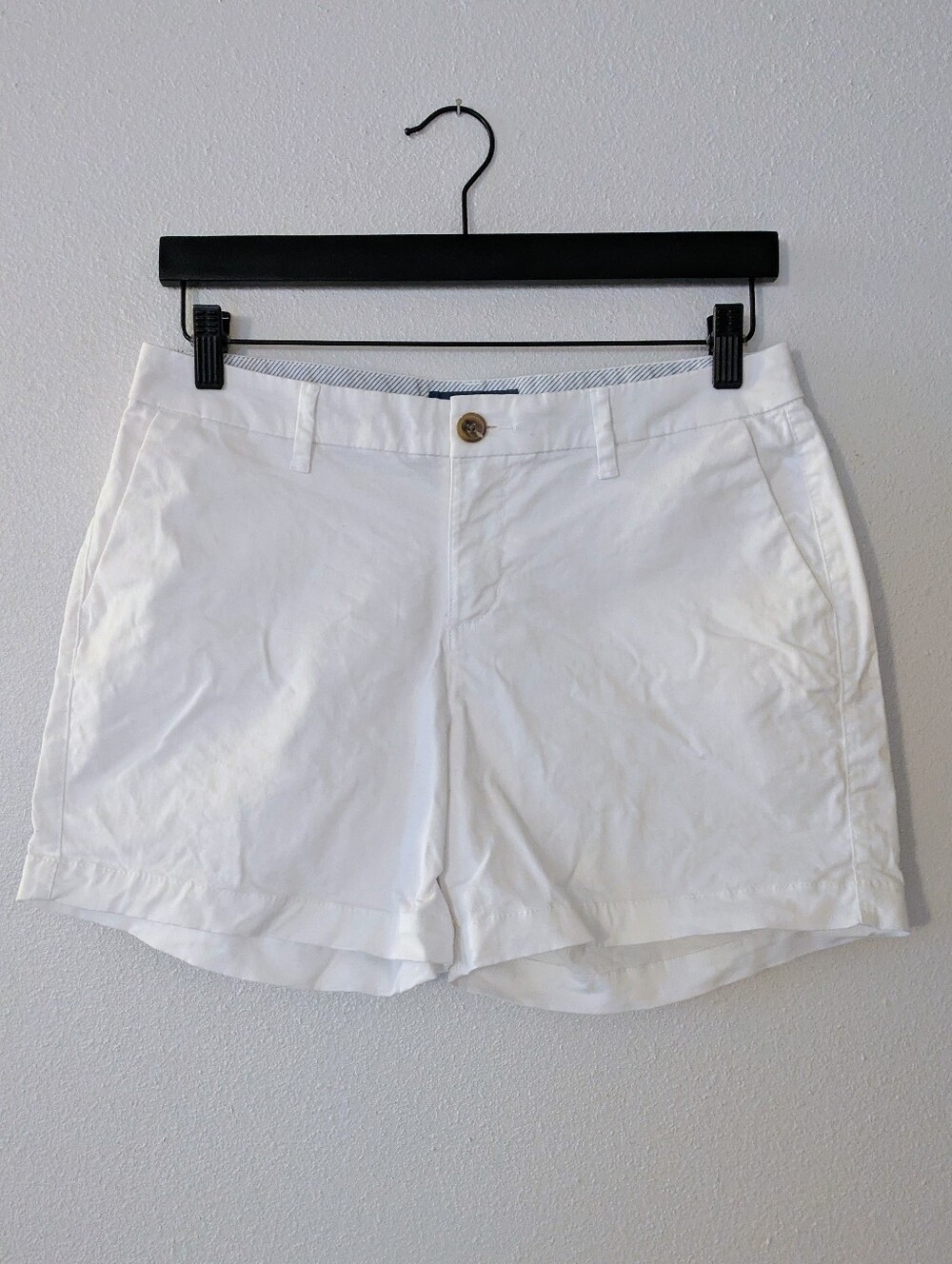 Old Navy White Women's Midrise Shorts Size 4